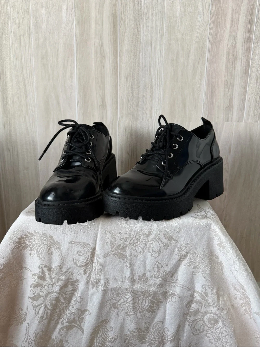 Madden Girl Black Patent Lace-Up Platform boots
